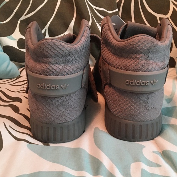 Adidas Tubular Shoes - Picture 6 of 7